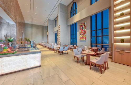 Mong Cai Hotel | Ramada Plaza by Wyndham Dongxing City Center