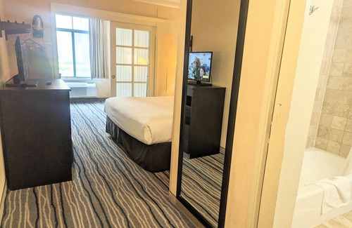 Mission Valley Hotel | Ramada Suites by Wyndham San Diego/Hotel Circle Area