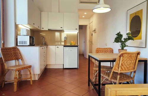 Gothic Quarter Apartment | Rambla F - Plaça Catalunya, great views!