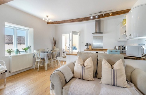 Hereford Cottage | Rambler's Hideaway - UK45414