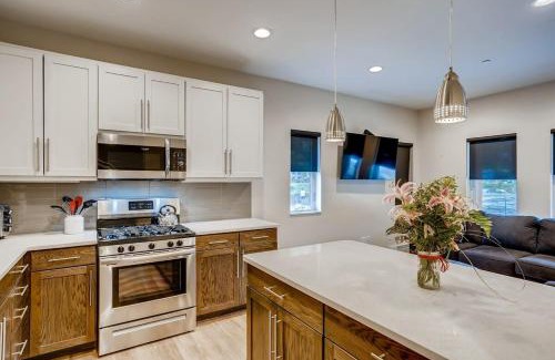 Georgetown House | Rambler's Retreat Sleeps 8 Lakefront View