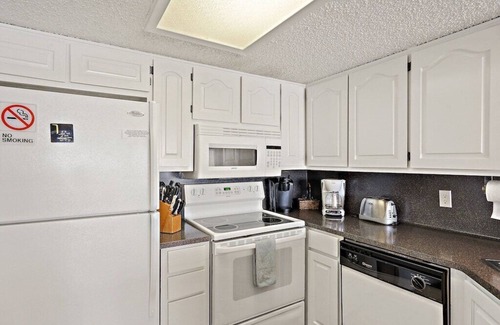 Oatmeal Condo | Ramp & boat slip swimming pool, hot tub LakeTravis