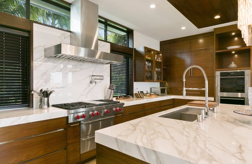 Hermosa Beach House | Rams Draft House - 15 five star reviews available upon request - beach luxury