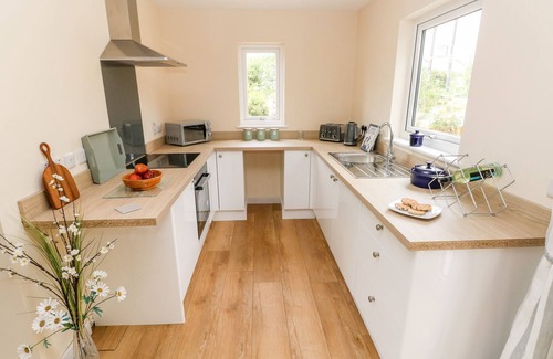 Jameston Cottage | RAMSEY LODGE (BIER WOOD LODGES), pet friendly in Manorbier