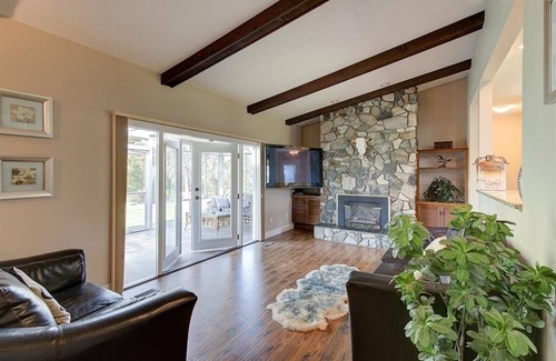 Central Okanagan House | Ranch House. Close to Vineyards, Kangaroo Farm, Horse Riding School and Beaches