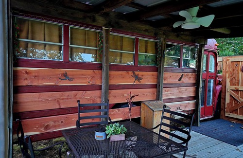 Gainesville House | Ranch stay in the Barnabus close to Bull Shoals & Norfork Lakes!