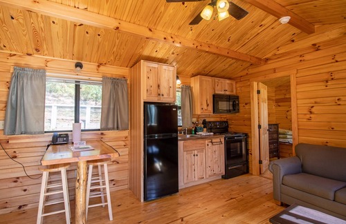 Spotsylvania Cottage | Rancher w/Hot Tub at Wildern