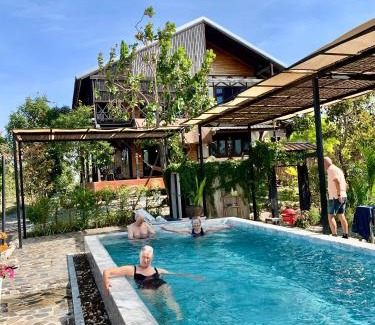 Non Daeng Bed & Breakfast | Rang Robin Farmstay for 4 with pool