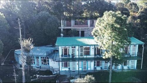 Turkaura Resort | Ranikhet Hotel Kaafal Cottage With Mountain View