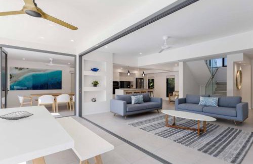 Palm Cove House | Raphari At The Cove - A Stunning Poolside Escape