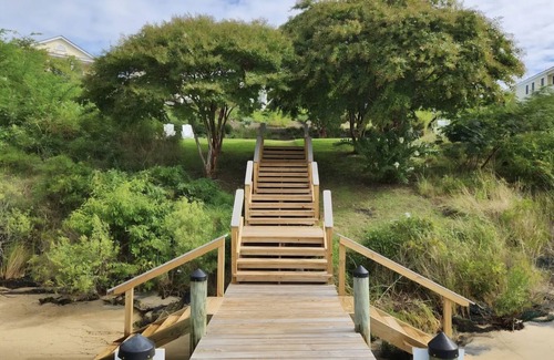 White Stone House | Rappahannock River 4 bdr 3 1/2 bath overlooking the River w/pool as in season.nn