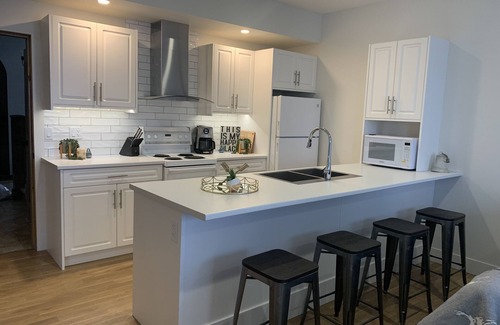 Silver Star Mountain Apartment | Rare Brand New Deluxe One Bedroom with Private Laundry, Private Deck with Views