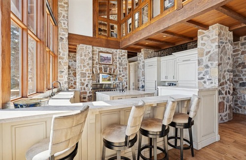 Deer Valley Ski Chalet | Rare Deer Valey Chalet w/ski access, hot tub, room for 18