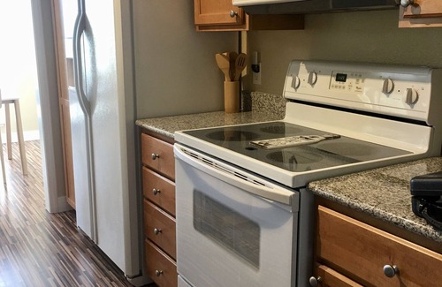 Winchester Condo | RARE! EXCLU HISTORICAL GUARD GATED LV COUNTRY CLUB GOLF COURSE! 3/4mi to strip