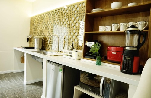 District 10 House | RARE Rooftop 1Br Apt Sunny Garden Bacony Bathtub Central D3 Street Food Paradise