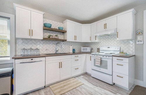 Winchester House | RARE Tiny House 2 BEDS + Free WiFi + 30m to Ottawa