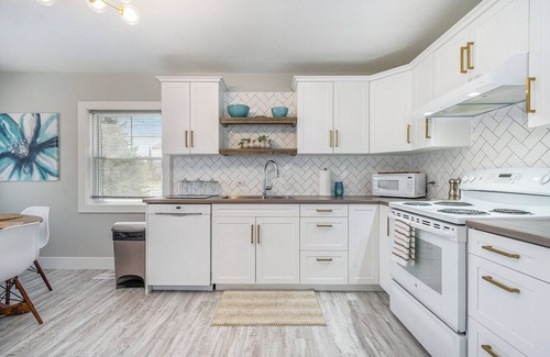 Winchester House | RARE Tiny House 2 BEDS + Free WiFi + 30m to Ottawa