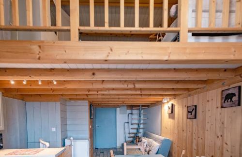Mont-de-Lans Apartment | Rare, Triplex 12 personnes, accès direct ski aux pieds
