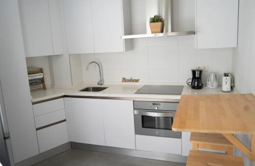 San Bernardo Apartment | Rastro Jardines de Murillo, by Homing U