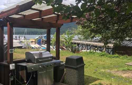 Sechelt Cabin | Raven Cabin on waterfront property of Porpoise Bay with beach access.