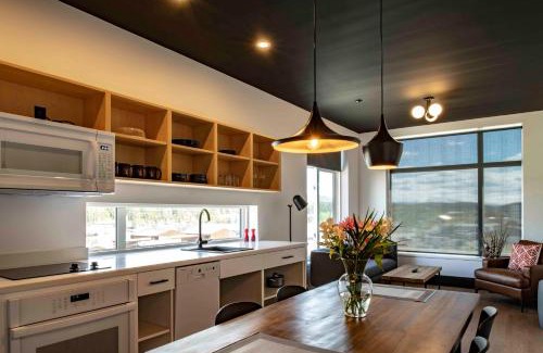 Whitehorse Hotel | Raven Inn Whitehorse