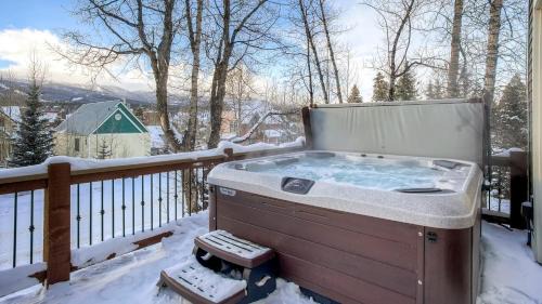 Weisshorn House | Raven's Bungalow