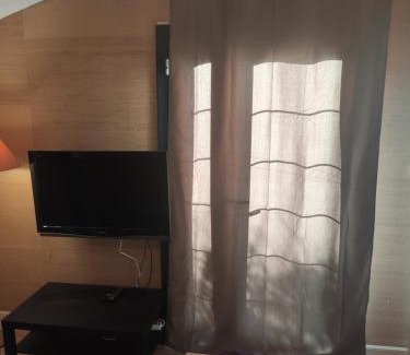 Ambares-et-Lagrave House | Ravissante suite avec parking privé