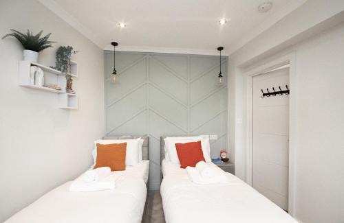 Plumstead Apartment | Rayan Heights Cosy 1 bedroom flat sleeps 2 perfect for contractors tourists families - Free parking