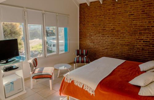 Puerto Piramides Hotel | Rayentray Las Restingas Hotel De Mar