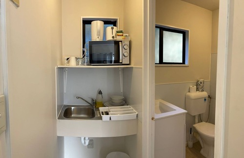 Epsom Hotel | Rayland Epsom Motel