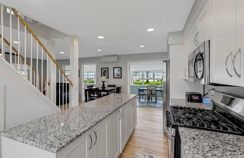 Pearl Beach House | Rays On The River: Dive into Summer – Swim, Boat, and Relax by the River!