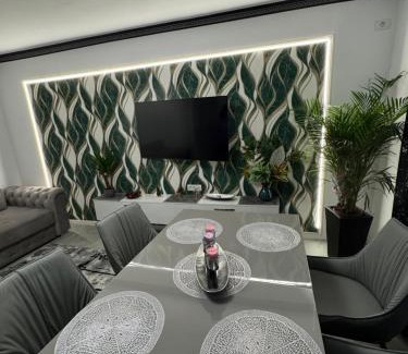 Sector 5 Apartment | RBG Apartament II