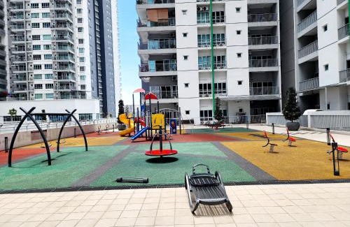 Salak South Apartment | RC Residence 6 pax by Define Suite