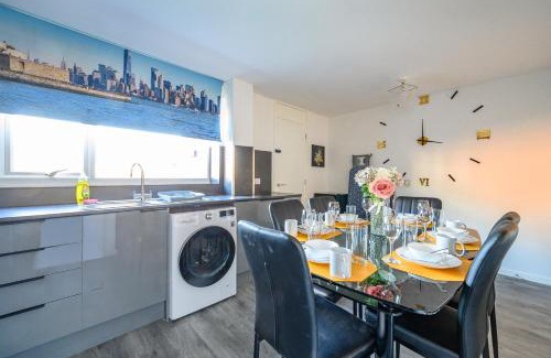 Leeds House | -RCGS- For your relaxed, Cosy Stay, Free Parking