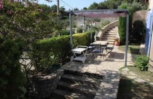 Calvisson Apartment | RdC-villa 2Pieces 35m2 domine la plaine entre NIMES CEVENNES MER