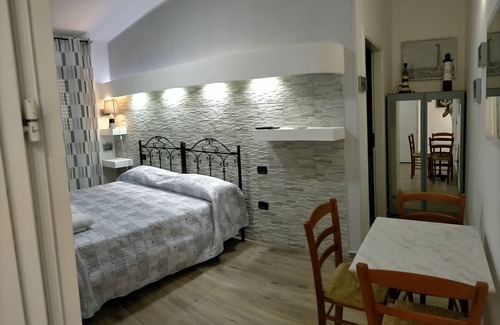 Crotone Bed & Breakfast | Re Mare B&B