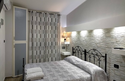 Crotone Bed & Breakfast | Re Mare B&B