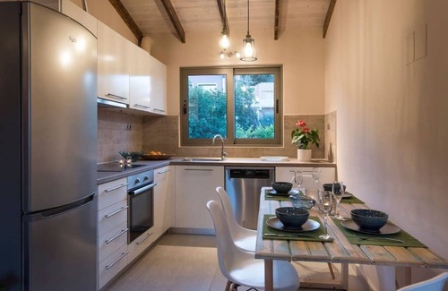 Kato Galatas Villa | Rea's Sea House with private pool (10m x 4m)