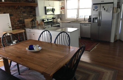 Glade Valley House | Ready, Set, Relax! Sleeps 8+and pet friendly You may never want to leave!