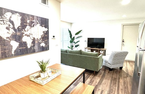 Turtle Creek Apartment | Reagan 104: Comfort & Class in Prime Location