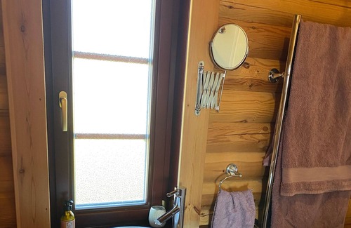 Allendale Cabin | Real Log cabin with hot tub and fire pit. Pet friendly