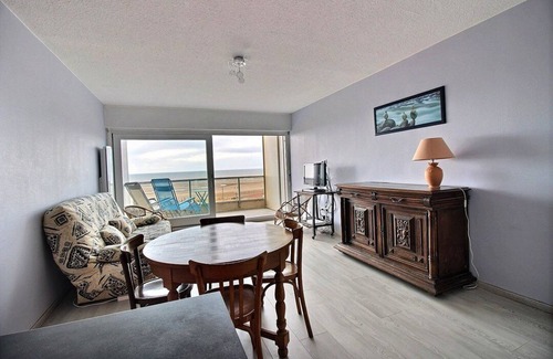 Hardelot-Plage Apartment | REALE C1: Seafront apartment for 4 people on 1st floor with balcony and WIFI