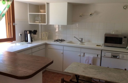 Realville House | Realville gîte with swimming pool sleeps 4
