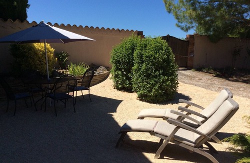 Realville House | Realville gîte with swimming pool sleeps 4