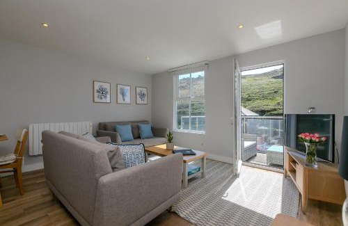 Mullion Apartment | Rebecca