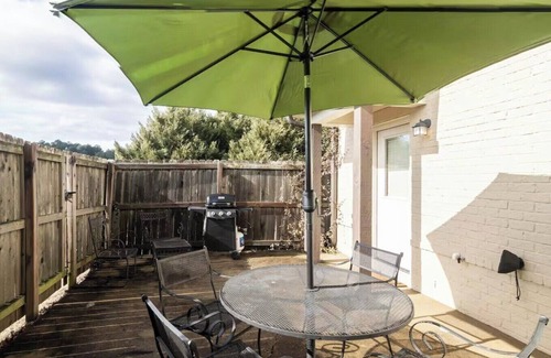 Oxford Condo | Rebel Belle - Convenient Stylish New 2 BR Condo. Entire Home in Oxford, MS.