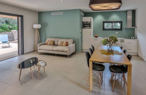 Santa Giulia Villa | RECENT 2 BEDROOM VILLA, HEATED POOL CLOSE TO SANTA-GIULIA