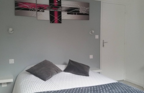 Carantec Cabin | Recent single-storey house Route de la Corniche