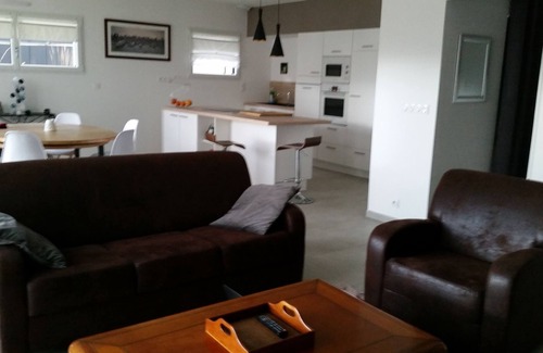 Carantec Cabin | Recent single-storey house Route de la Corniche
