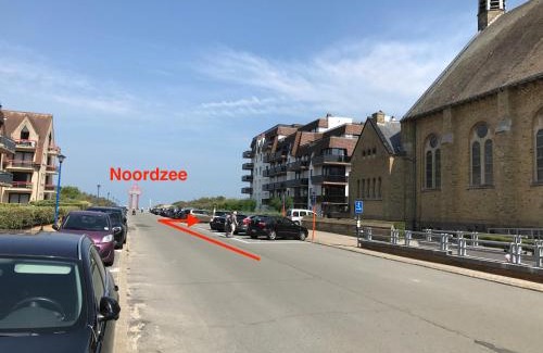 Sint-Idesbald Apartment | Recent vernieuwd appartement met zeezicht en een gratis parkeerplaats